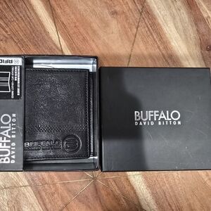 Buffalo David Bitton Black Key & Card Holder